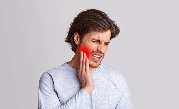 Reasons Why You Should Visit A Clinic For Emergency Dentistry